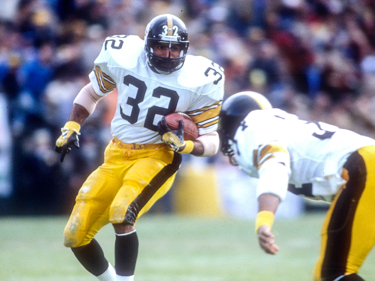 Pittsburgh Steelers retiring Franco Harris' No. 32 jersey