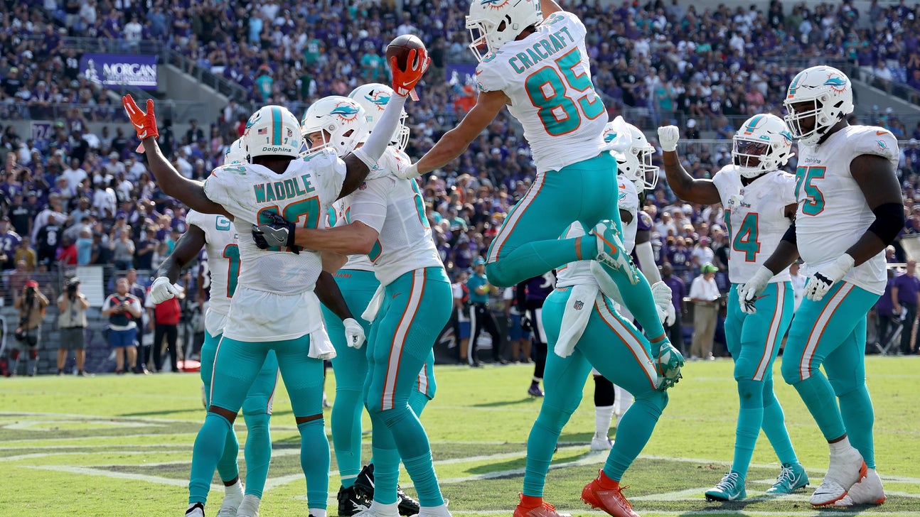 Tua Tagovailoa's six-TD game rallies Dolphins from 21-point deficit