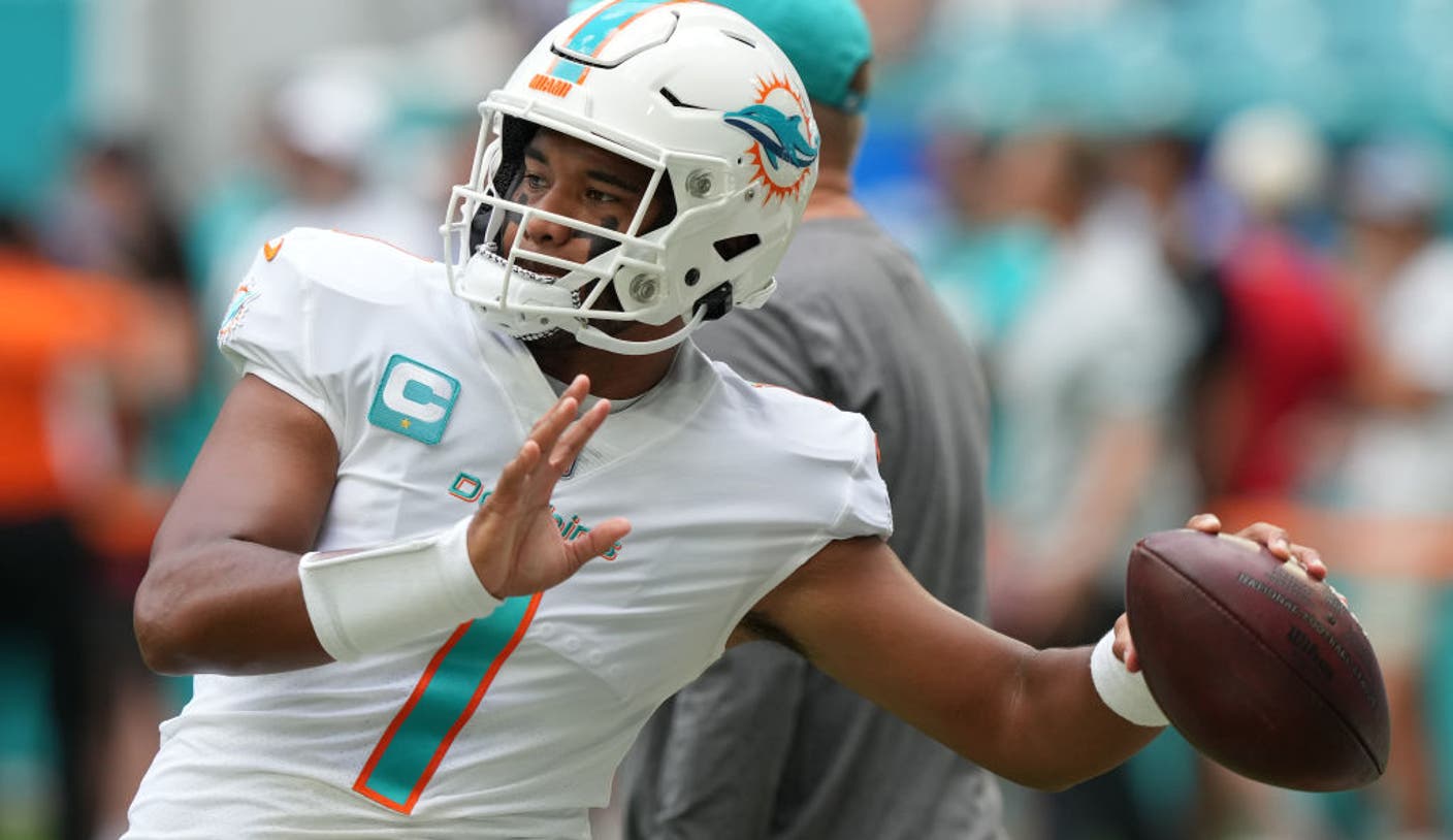 Dolphins build identity with Tua, Tyreek, gutsy playcalling