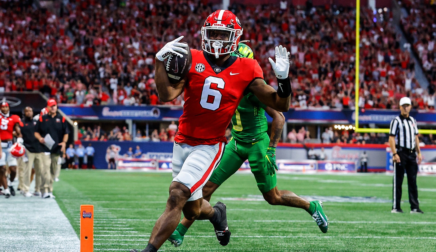 Bennett, Georgia D leads No. 3 Dawgs to rout of Oregon