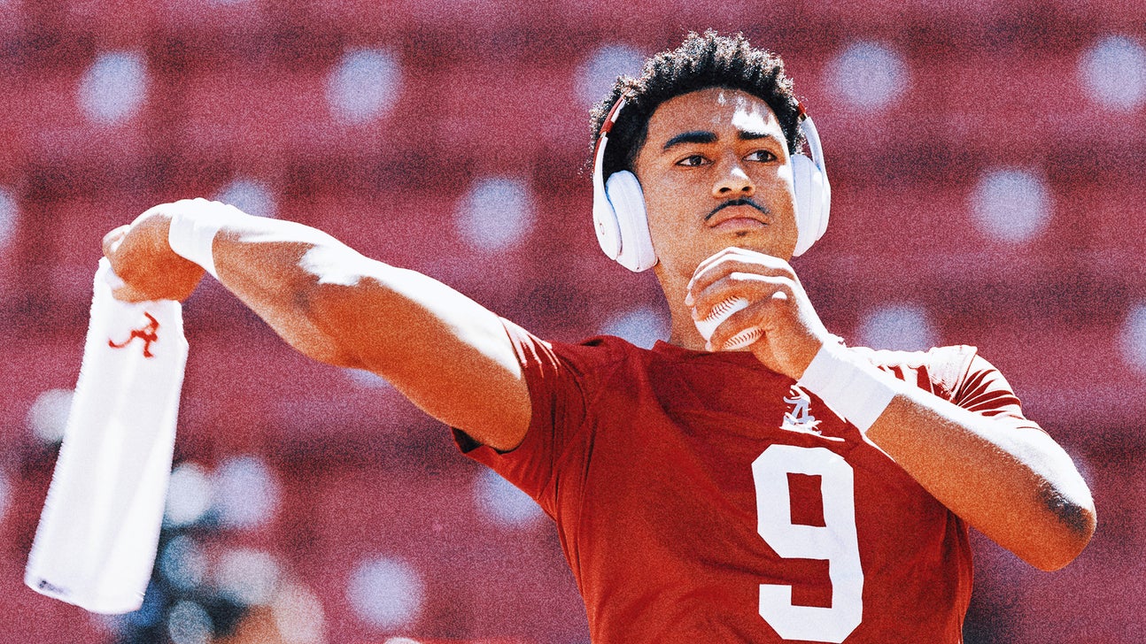 Bryce Young sprains shoulder in Alabama's win over Arkansas