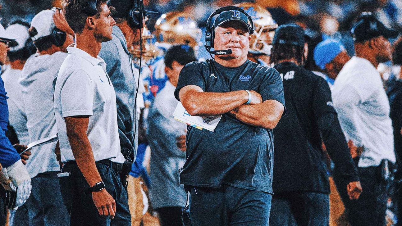 Chip Kelly signs two-year extension with UCLA