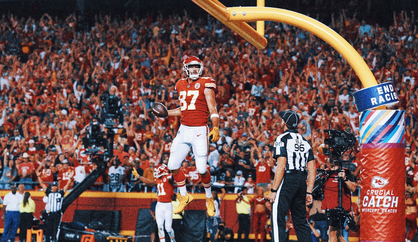 Kansas City's Travis Kelce puts personality on display at Super Bowl 57