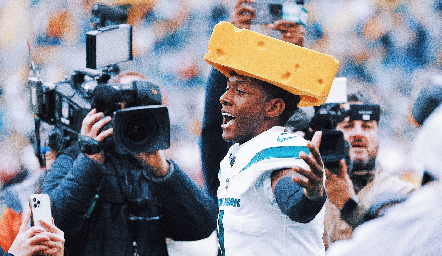 Sauce Gardner dons Cheesehead after Jets defeat Packers at Lambeau