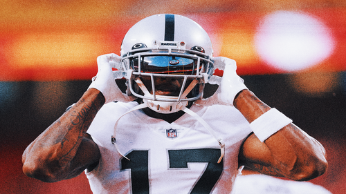 NEXT Trending Image: Davante Adams charged with assault for shoving photographer