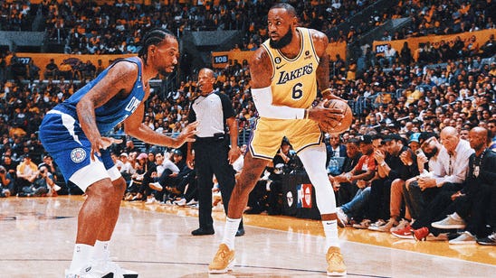 Lakers, Clippers show they're worlds apart in first meeting of season