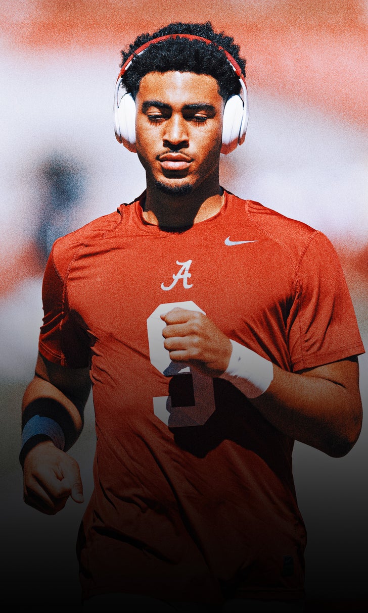 Bryce Young sprains shoulder in Alabama's win over Arkansas
