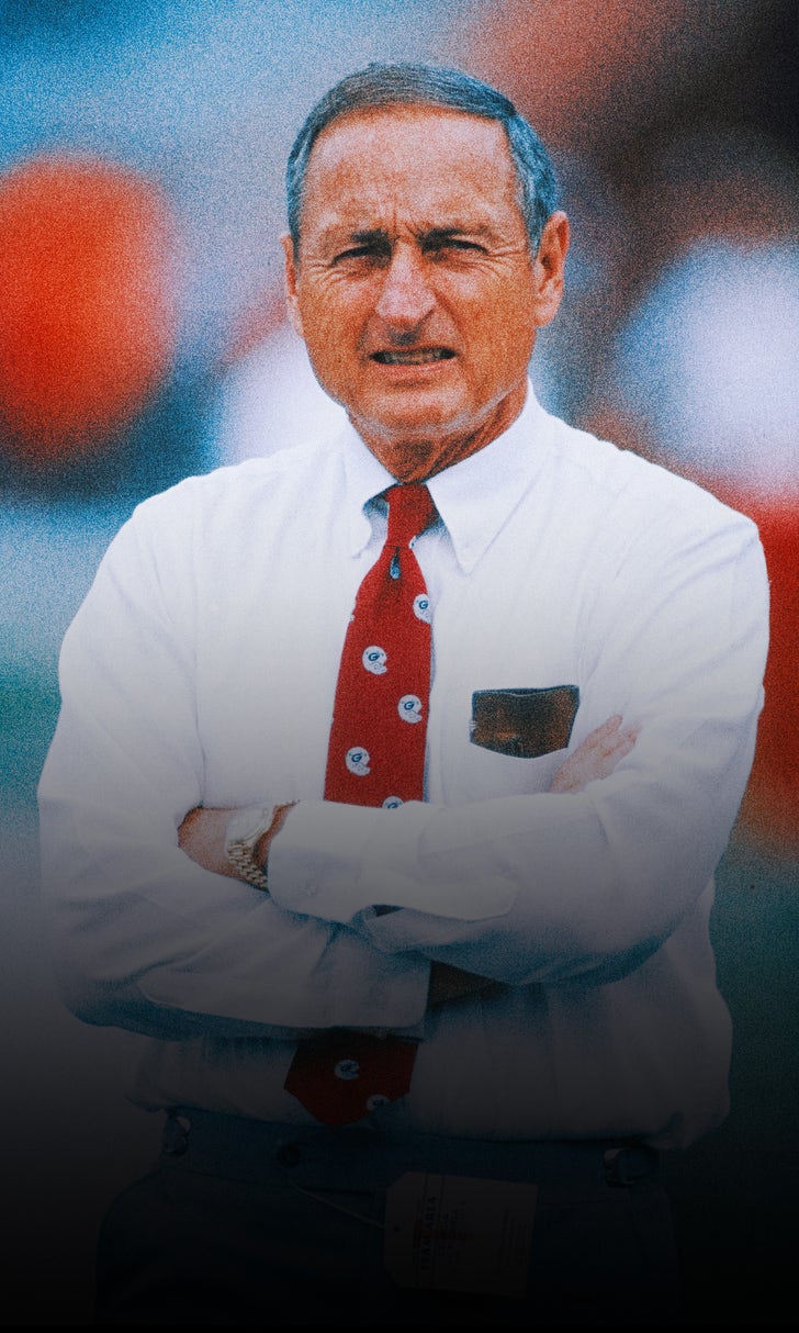 Vince Dooley, the longtime Georgia football coach, has died at age 90