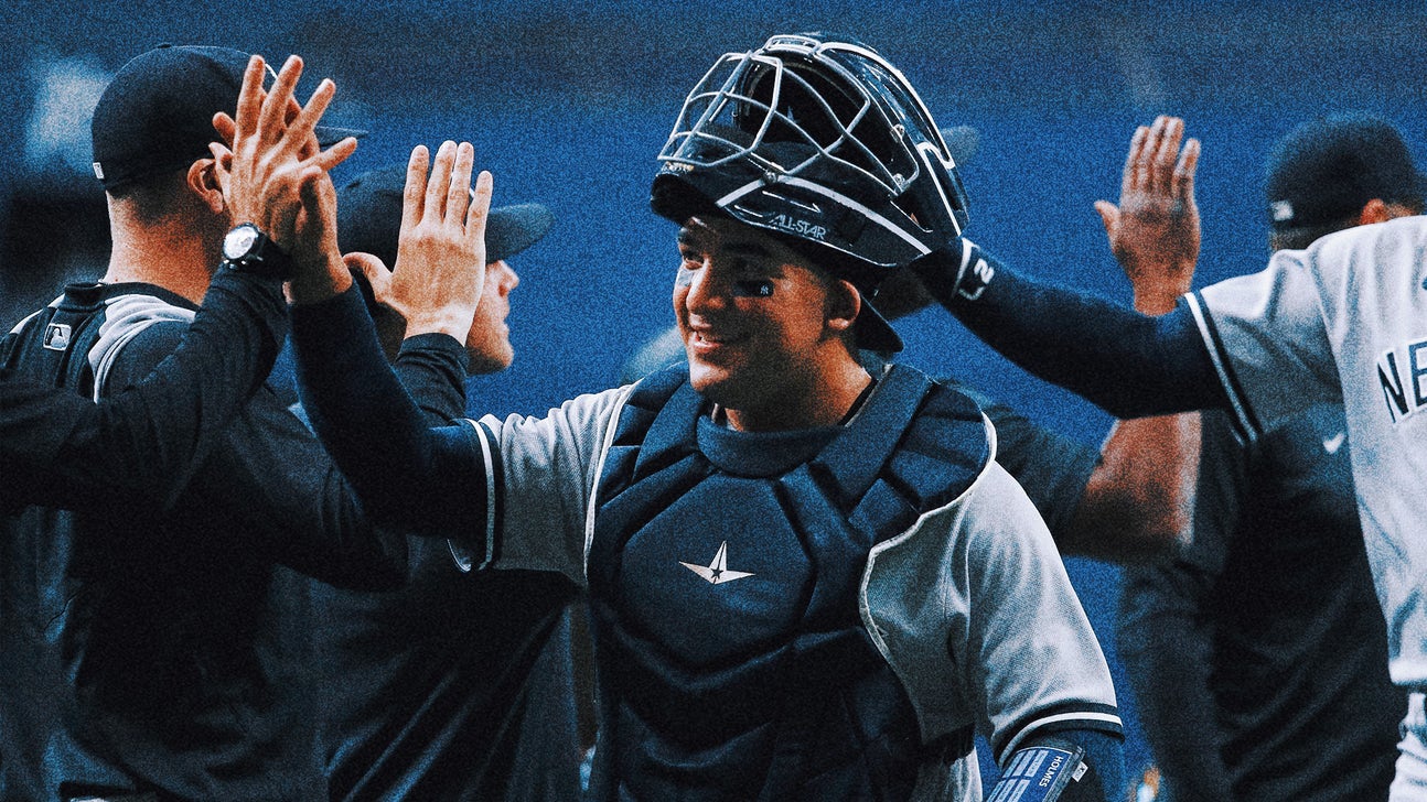 Yankees' Jose Trevino wears full uniform for son's career day