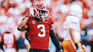 COLLEGE FOOTBALL Trending Image: No. 3 Georgia shuts down Hendon Hooker, No. 1 Tennessee