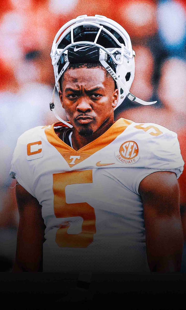 Vols' nightmare: Star QB Hendon Hooker injured in loss to South Carolina