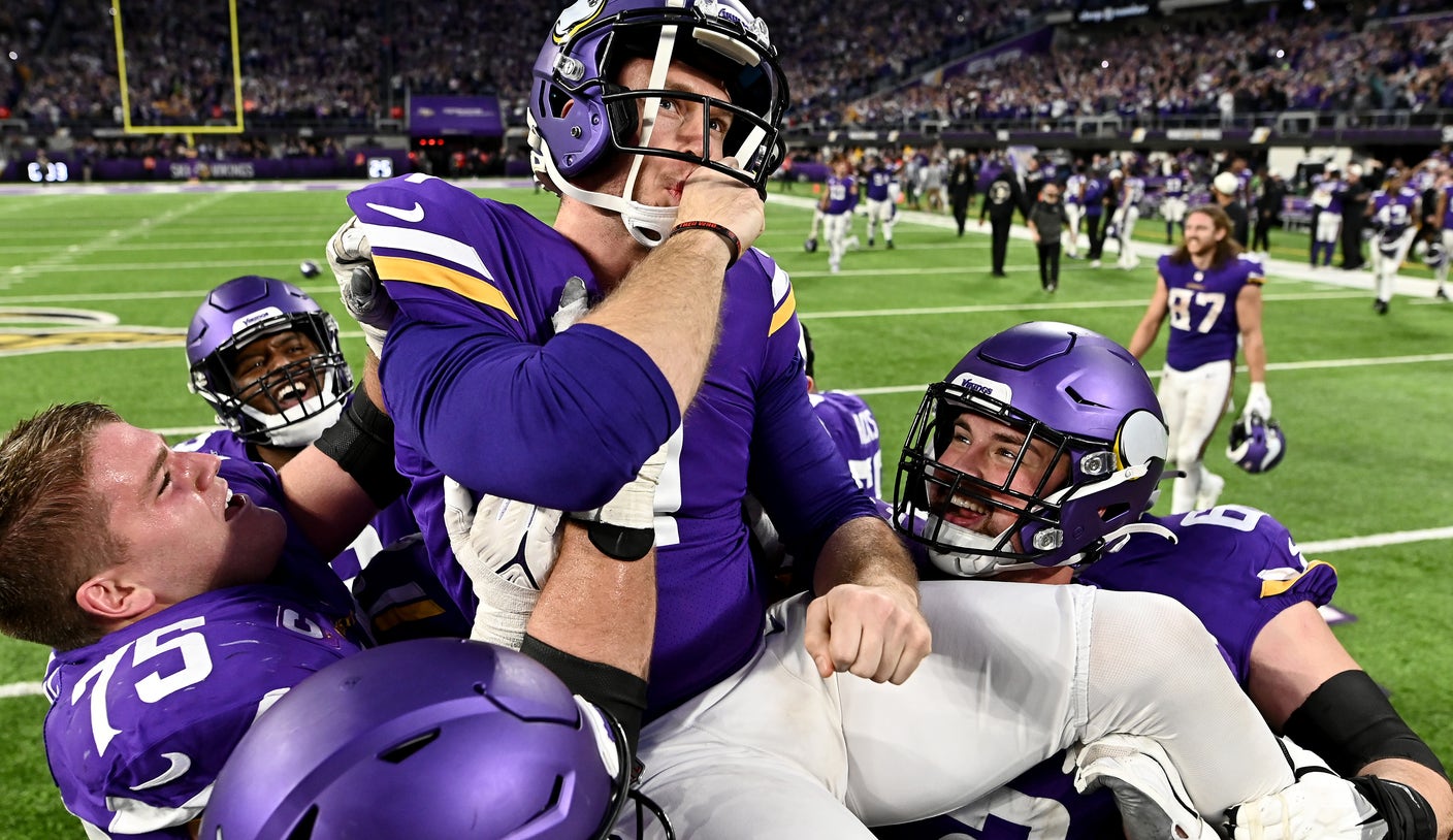 Vikings mount biggest comeback in NFL history, clinch NFC North