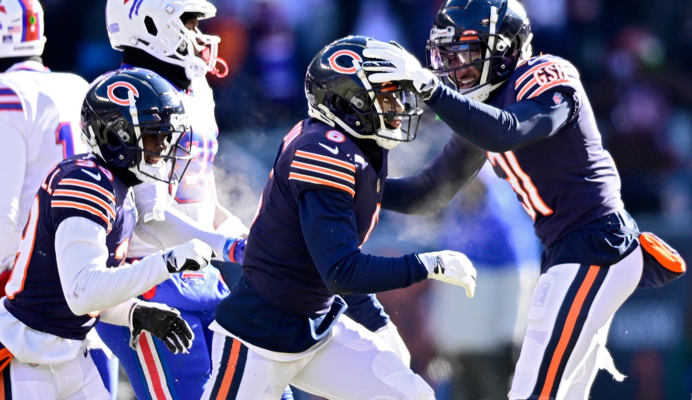 Bills defeat Bears 35-13 in frigid Christmas Eve matchup