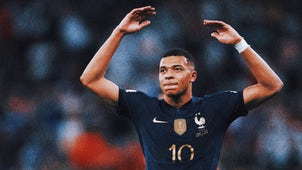 FRANCE MEN Trending Image: Kylian Mbappé gave France motivating halftime speech in World Cup final