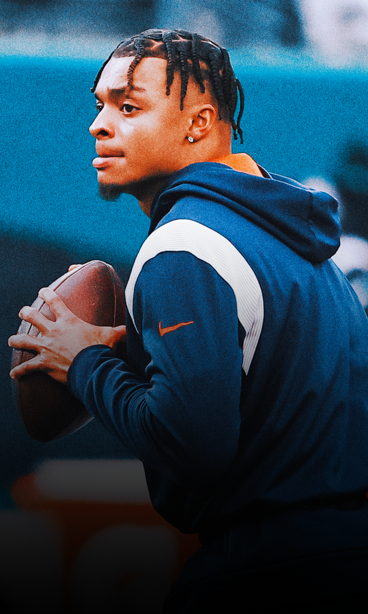 Should Bears play Justin Fields Sunday? What's at stake now and in future