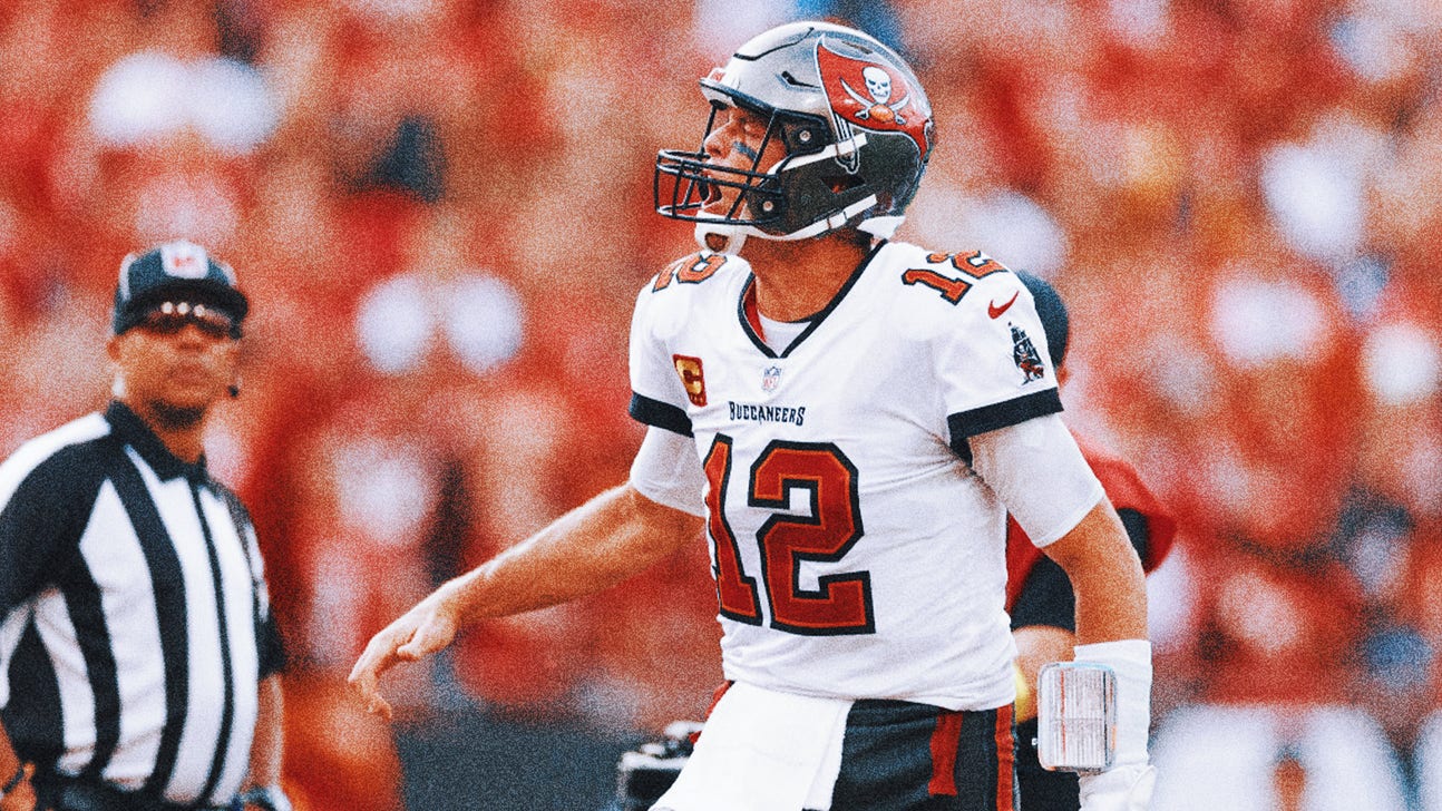 Tom Brady, Bucs clinch NFC South with comeback win over Panthers