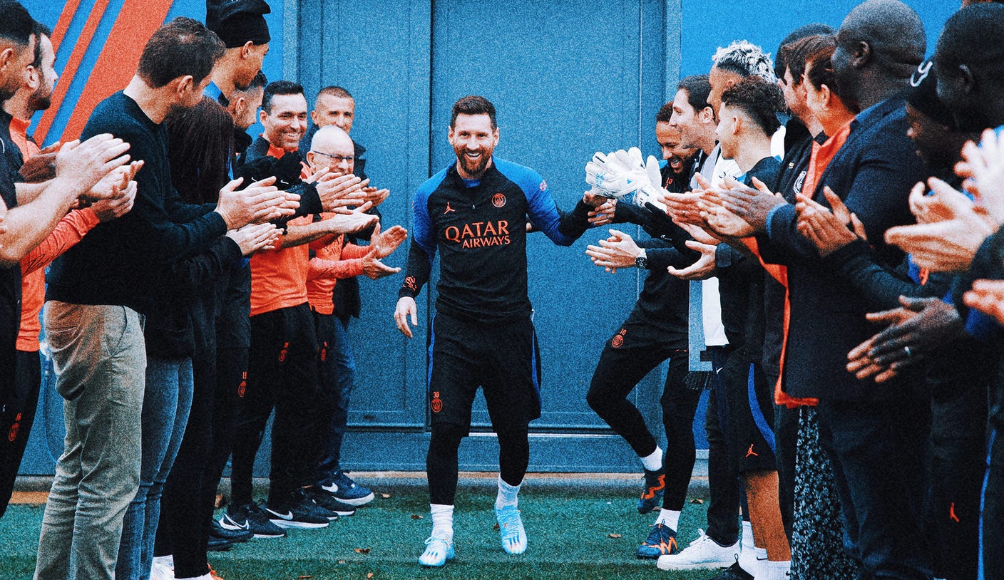 Lionel Messi celebrated by PSG in return to training