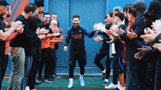 Lionel Messi celebrated by PSG in return to training
