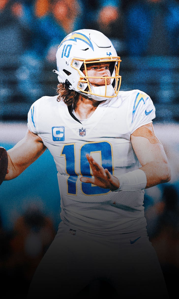 Chargers QB Justin Herbert has surgery on non-throwing shoulder