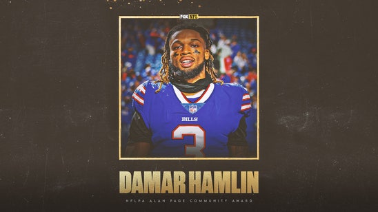 Damar Hamlin accepts NFLPA award during Super Bowl week