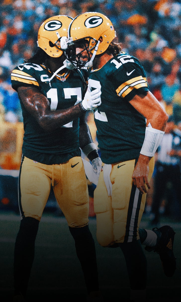 Davante Adams is lobbying Aaron Rodgers to play for Raiders