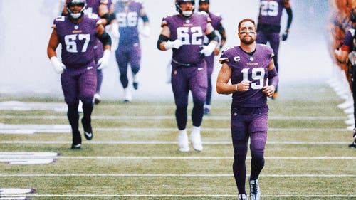 NFL Trending Image: Adam Thielen agrees to reported 3-year deal with Panthers