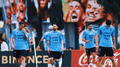 FIFA WORLD CUP MEN Trending Image: Lionel Messi mobbed by fans while out at dinner in Argentina