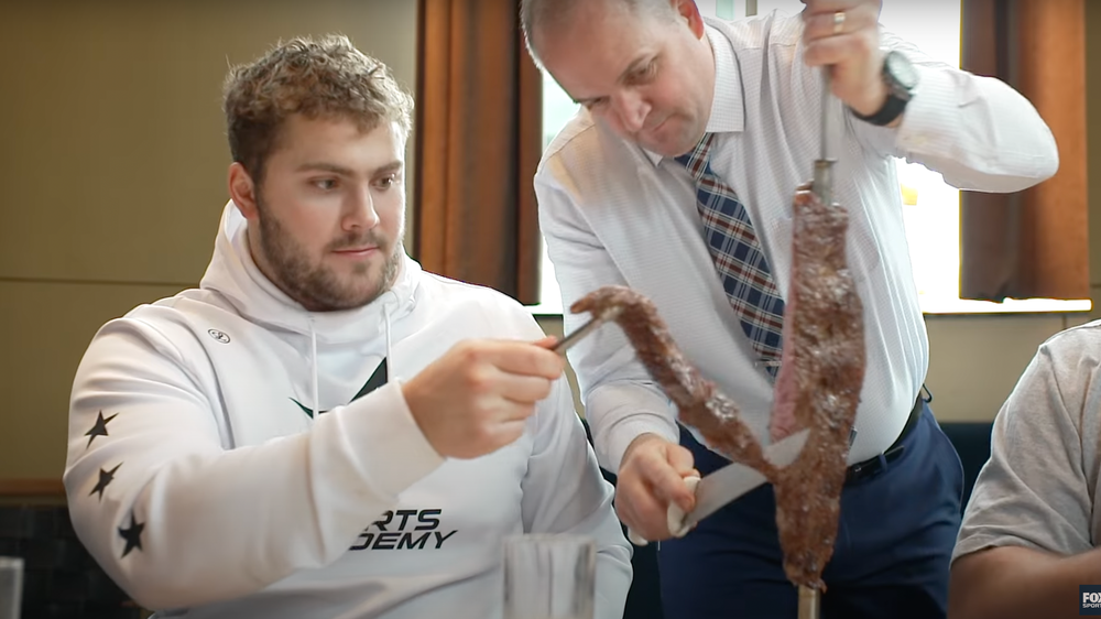 How much weight can offensive linemen put on in 1 meal? 5 NFL draft prospects found out