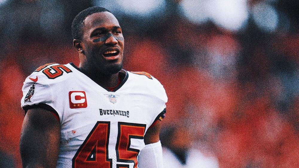 Philadelphia Eagles trading for Tampa Bay Buccaneers LB Devin