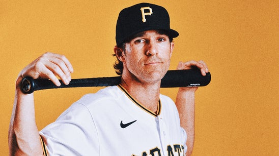 Pirates call up 33-year-old Drew Maggi to major league roster
