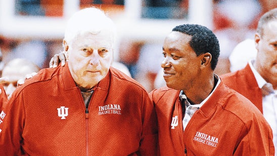 Ex-Hoosiers coach Bob Knight back home after being released from hospital