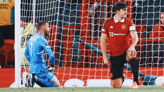 Man United concedes 2 late own goals, draws with Sevilla 2-2