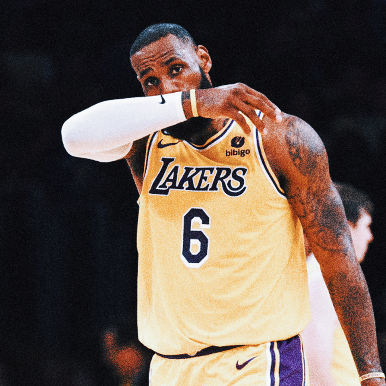 Lakers' LeBron James gives away No. 23 jersey to Anthony Davis, tweets  possible hint about new number 