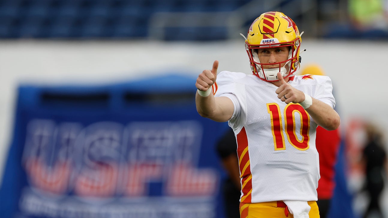 Stars QB Case Cookus explains to wife on camera that he lost his wedding ring during game