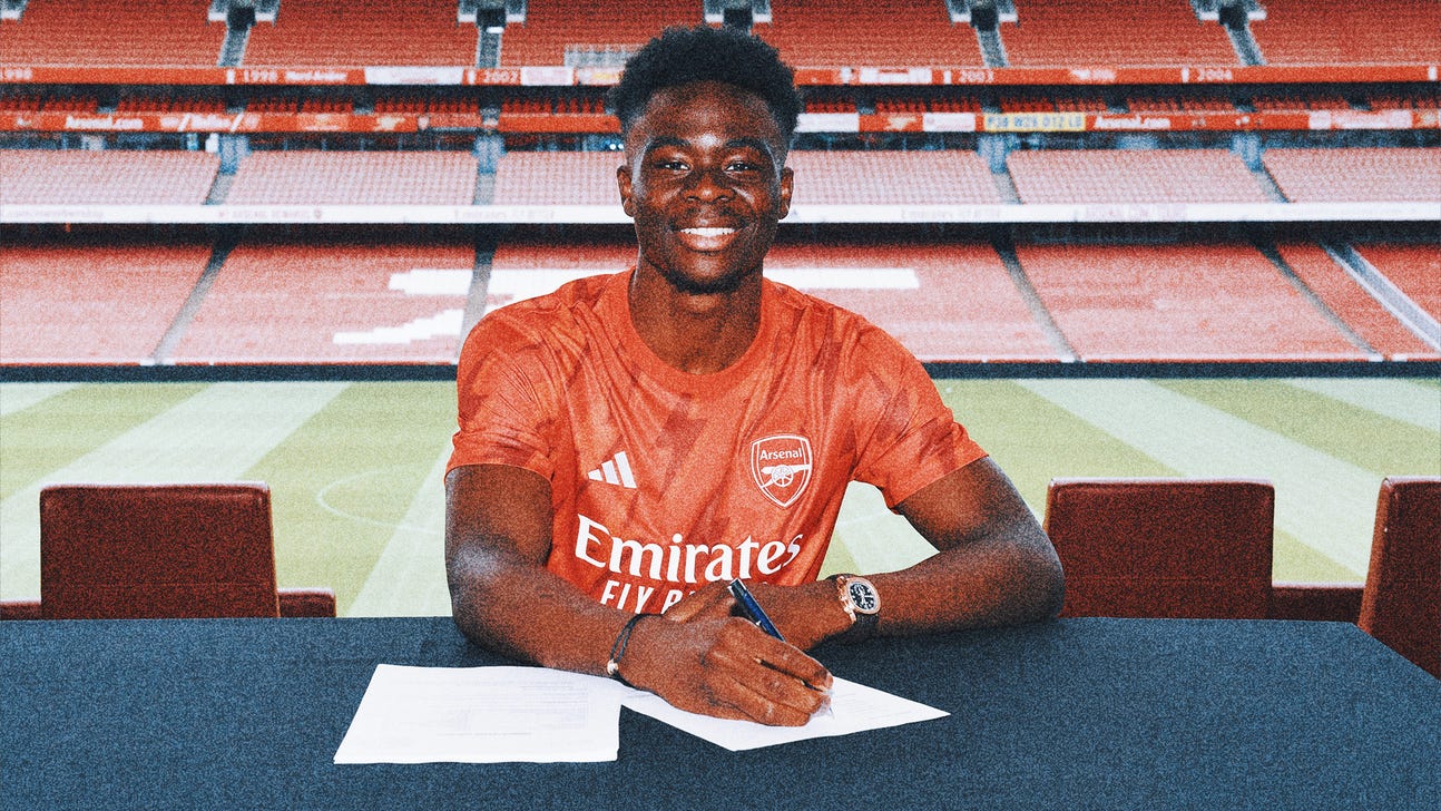 Arsenal signs star winger Bukayo Saka to extended contract through 2027