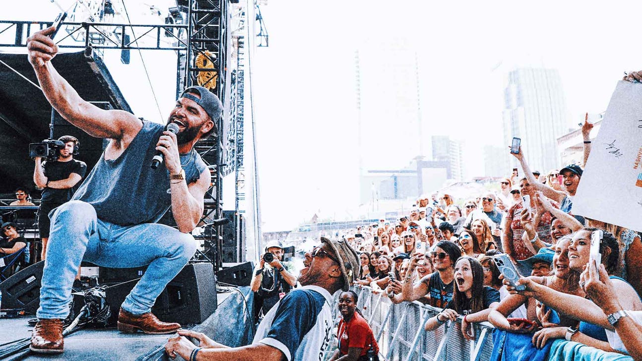 Dylan Scott to perform live before USFL Championship game