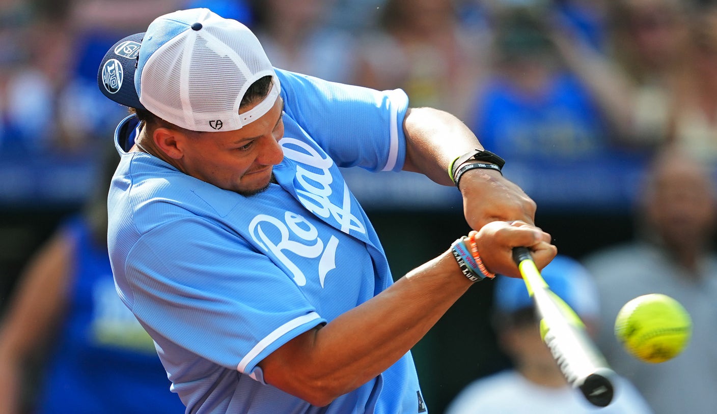 Patrick Mahomes shows off skills at Royals celebrity softball game