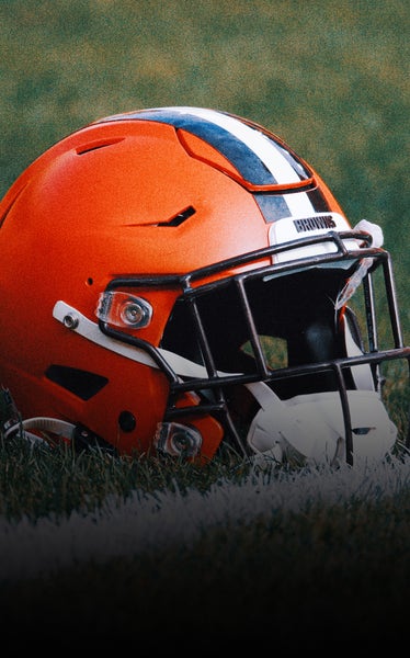 Two Cleveland Browns players robbed at gunpoint, per police report