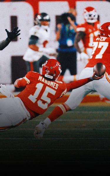 Patrick Mahomes' sidearm throw on Madden 24 defies the laws of physics