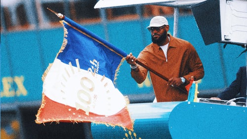 Foto de tendencia de la NBA: LeBron James de NASCAR, la sensación pintada de 'Le Monster' en la icónica carrera de Le Mans