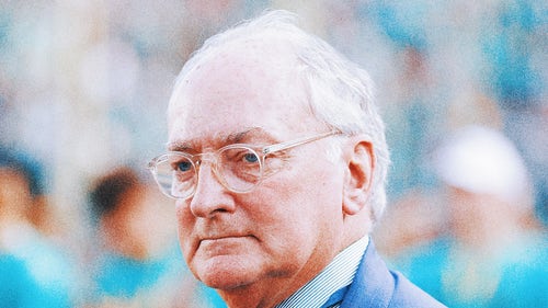 COLLEGE FOOTBALL Trending Image: Jack Swarbrick stepping down as Notre Dame AD; Pete Bevacqua to take over