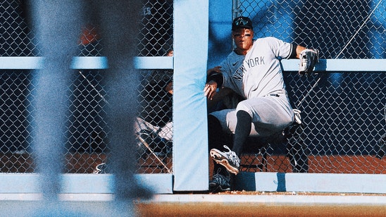 Aaron Judge shows 'there's not a weak part of his game' with homer, wall-breaking catch in Yankees win
