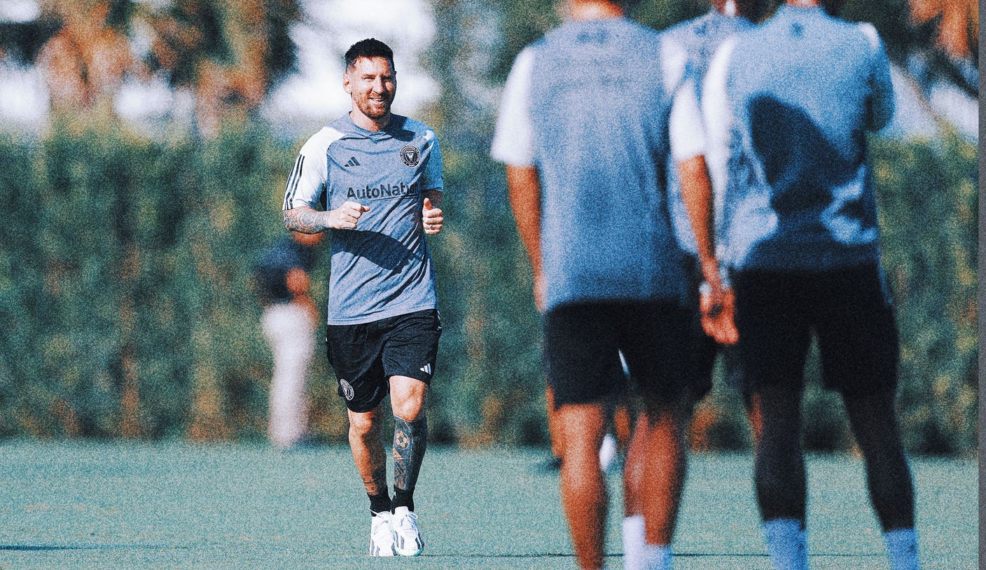 Lionel Messi takes field with Inter Miami teammates for first time since signing