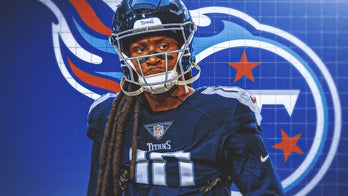 Titans receiver DeAndre Hopkins injures knee but won't require surgery