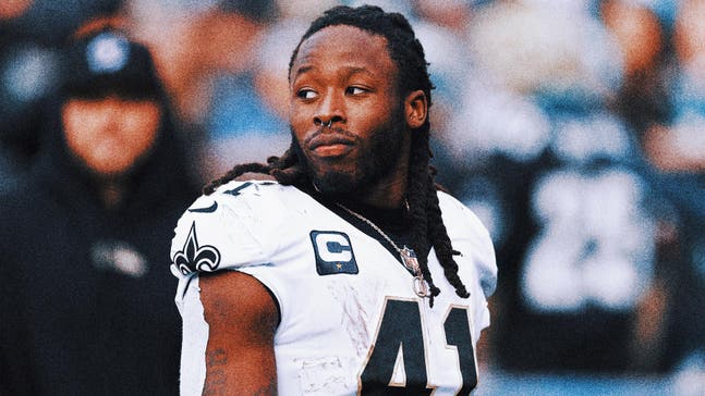 Alvin Kamara Gets Do-Over After Wild First Pitch Before Cardinals-Cubs Game