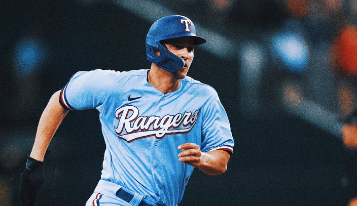 Rangers' Corey Seager leaves game vs. Angels with right forearm contusion