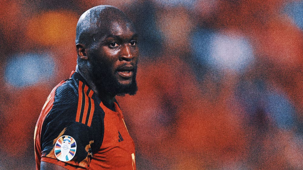 Romelu Lukaku reunites with Jose Mourinho at Roma on season-long loan