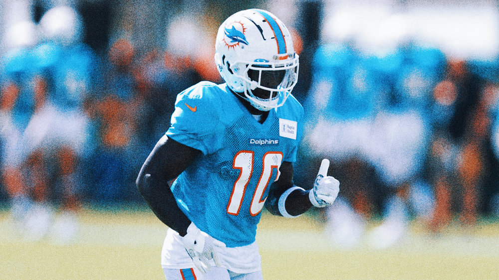 Tyreek Hill chasing 2,000 receiving yards — can he do it? Odds, predictions