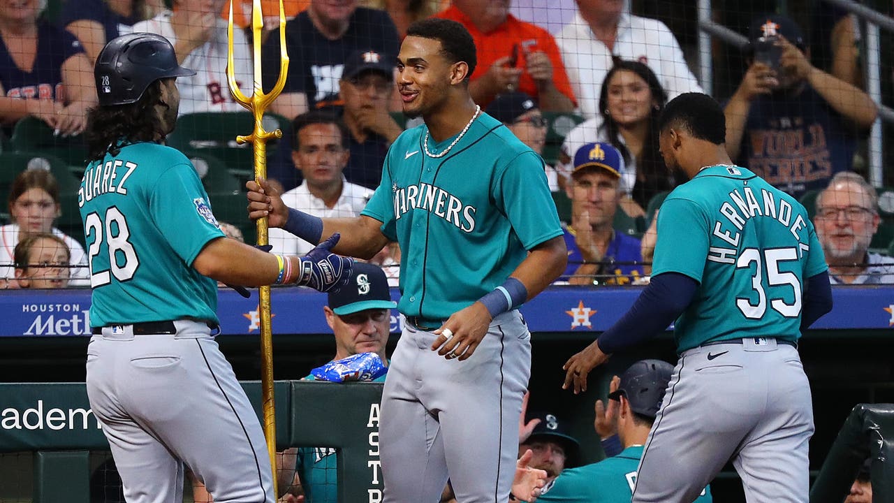 Rodriguez's 17-hit deluge helps put the plucky Mariners back in the AL  playoff race