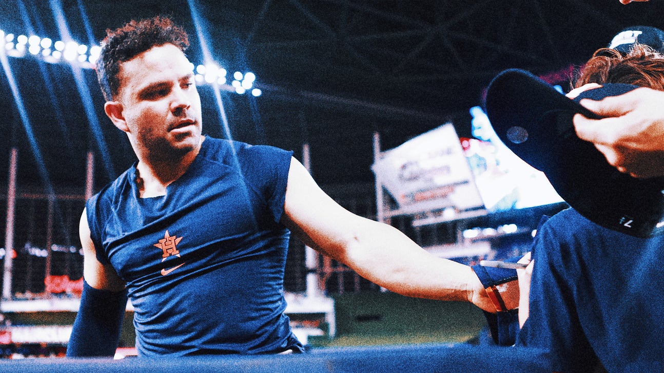 Jose Altuve gives jersey to young fan after Astros loss